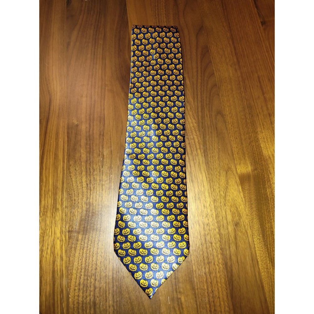 Seasonal Classics Mens Silk Tie Navy Blue Halloween Jack-O-Lantern Pumpkin Print